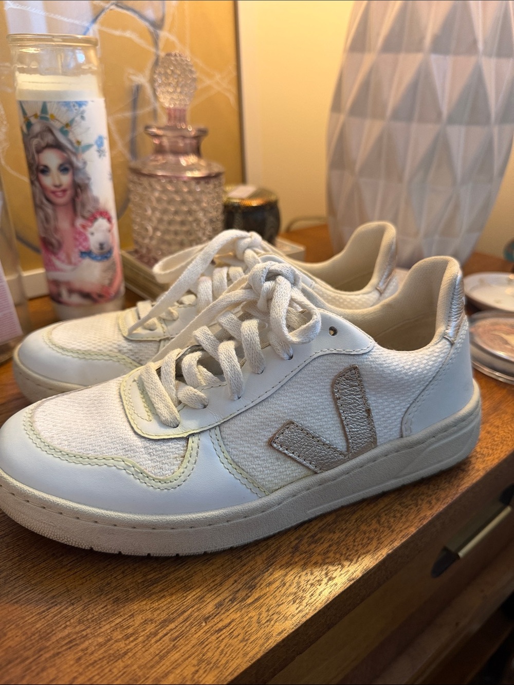 Veja v10 white and gold tennis shoes size 5 Euro 36
